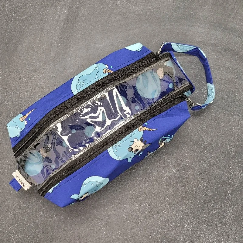  High-End Bags, Low-End PricesFall Sale, Prices Drop Vintage View Tote Bag in Baffin Bay Sheeple