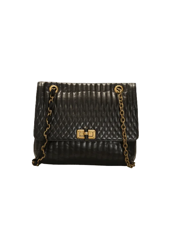  Affordable Luxury With Top-Quality HandbagsTimeless Elegance Sale LEATHER CHAIN-LINK BAG