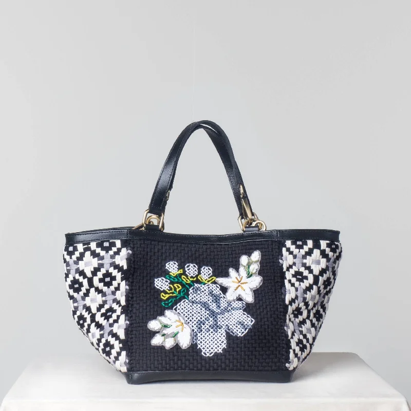  Luxury Handbags At Budget-Friendly RatesShop Sale Items [Ready Today] Sampaguita Tote Black