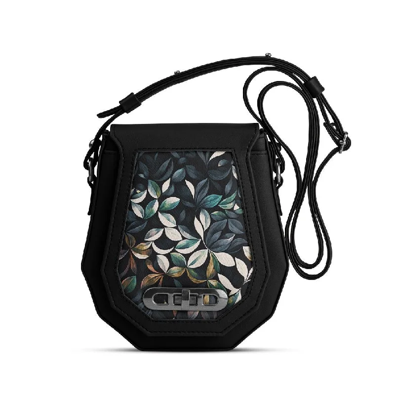  Stylish And Functional Bags Now At Reduced RatesStreet Style Discounts Black Polygon Crossbags Leaves