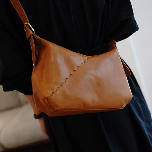  Chic Handbags At Special Promotional PricesExclusive Discounts Genuine Leather Hobo Bag With Diagonal Stitching