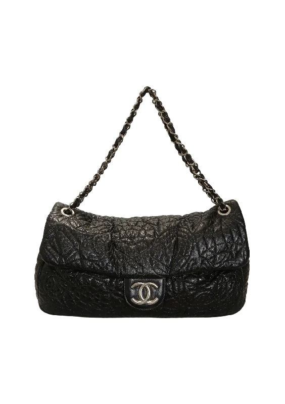  Designer Bags, Low PricesStylish Yet Affordable Bags GRAPHIC EDGE ACCORDION FLAP BAG