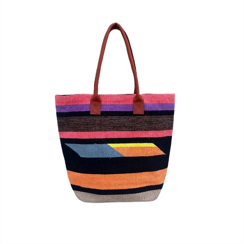  Fashion-Forward Bags At Limited-Time OffersCheryl Multi Tote Bag
