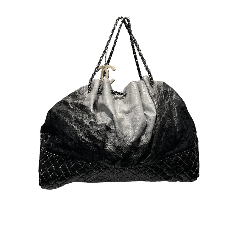  Elegant Purses At Clearance PricesCHANEL/Tote Bag/All Over Print/Leather/GRY/