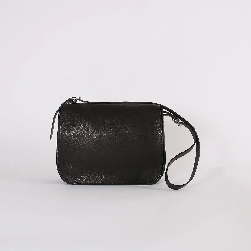  Stylish Handbags With Exclusive Online DiscountsBlack Large Frame Bag
