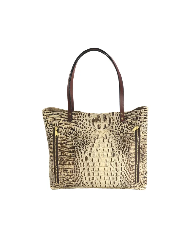 Stylish Totes With Special DiscountsElegant And On-Sale Evening Bags The Carry Square Tote Stylish Totes With Special DiscountsElegant And On-Sale Evening Bags The Carry Square Tote