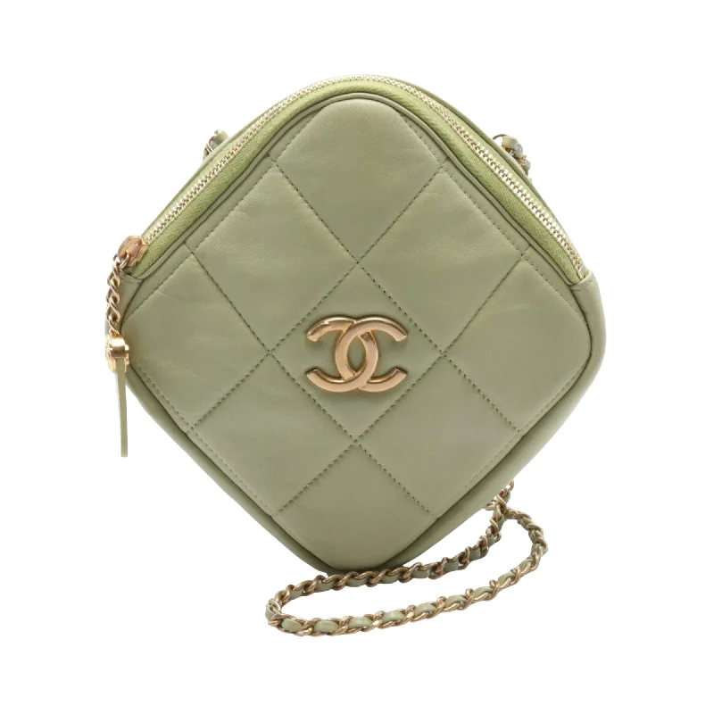 Affordable Elegance With High-Quality BagsChanel Matelassé Leather Shoulder Bag (Pre-Owned) Affordable Elegance With High-Quality BagsChanel Matelassé Leather Shoulder Bag (Pre-Owned)
