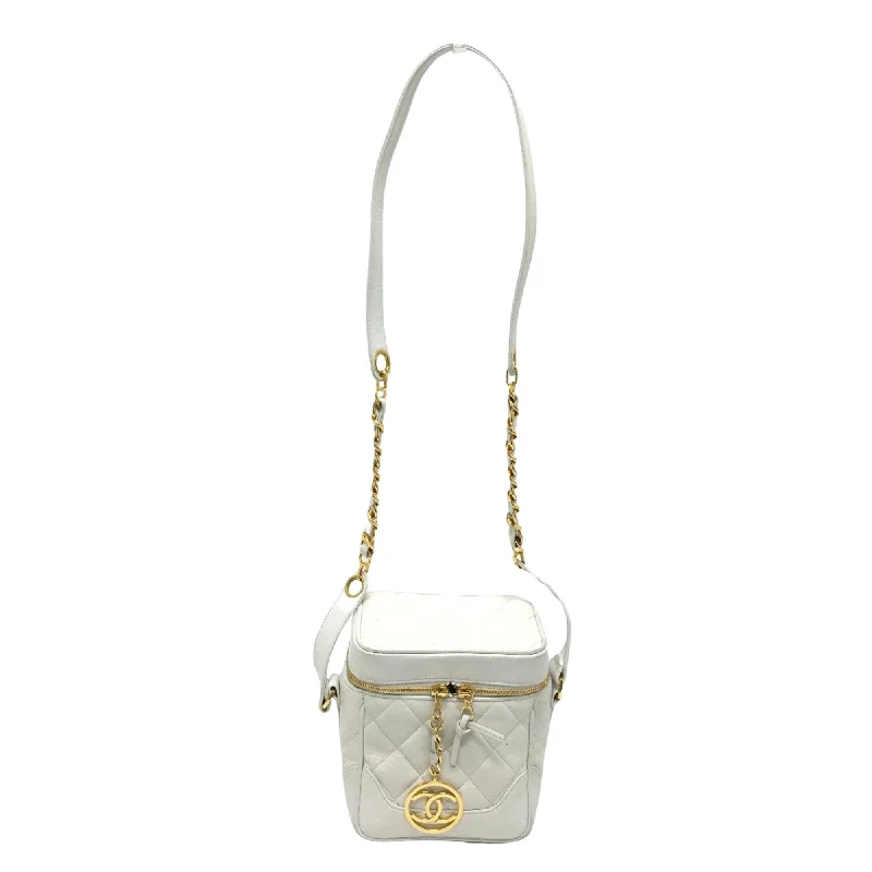 Chic Crossbody Bags, Limited OffersChanel Vanity Vertical Leather Shoulder Bag (Pre-Owned) Chic Crossbody Bags, Limited OffersChanel Vanity Vertical Leather Shoulder Bag (Pre-Owned)