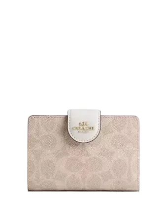 Best Deals On Premium And Casual Bags – Act FastChic Style Discounts Coach Medium Corner Zip Wallet In Signature Canvas Best Deals On Premium And Casual Bags – Act FastChic Style Discounts Coach Medium Corner Zip Wallet In Signature Canvas