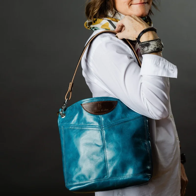  Grab Stylish Bags Before They Sell OutFresh Fashion Discounts Everyday Collection | V-Tivoli Shoulder Tote
