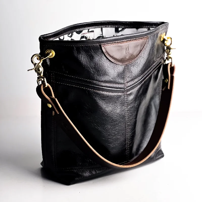  Trendy Purses At Unbeatable DiscountsSophisticated Style Offers Everyday Collection | V-Tivoli Shoulder Tote
