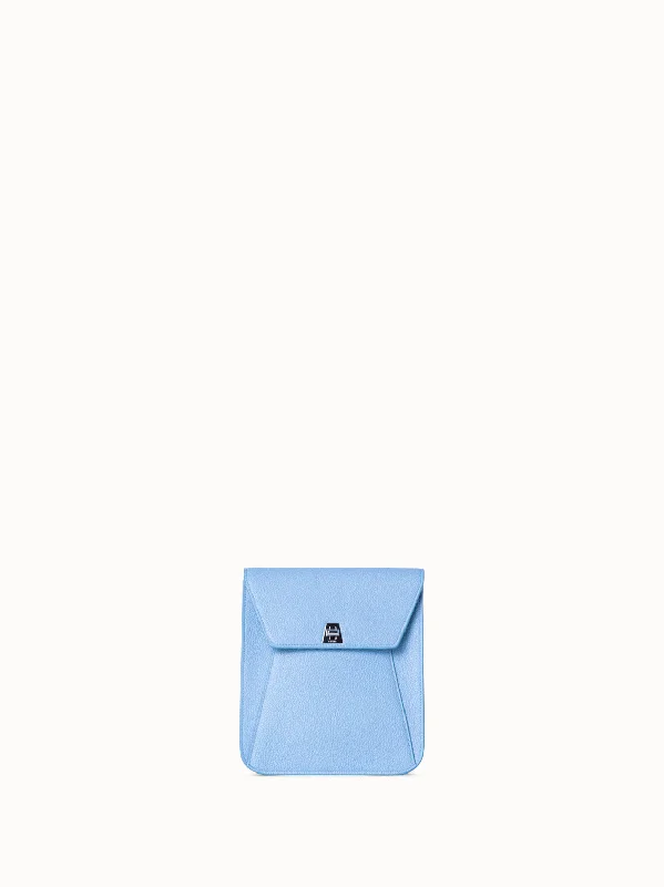  Modern Handbags With Stylish DiscountsAnouk Little Messenger Bag
