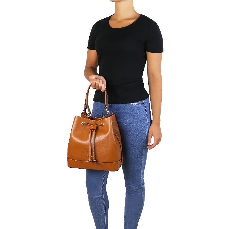  Trendy Backpacks With Big DiscountsDiscount Extravaganza MINERVA LJ142145 Leather Bucket bag