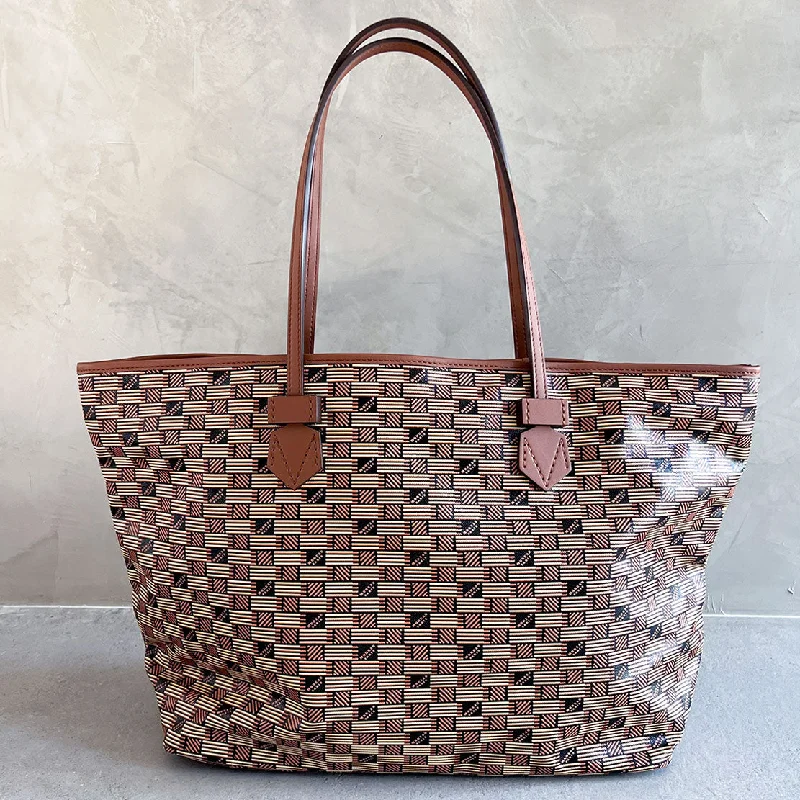  The Best Handbag Sale Of The SeasonSaint Tropez Zip Tote GM, Classic