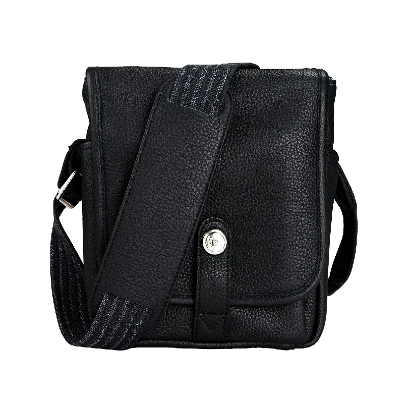  Affordable Elegance, Grab YoursOberwerth George Small Leather Camera Bag, Black