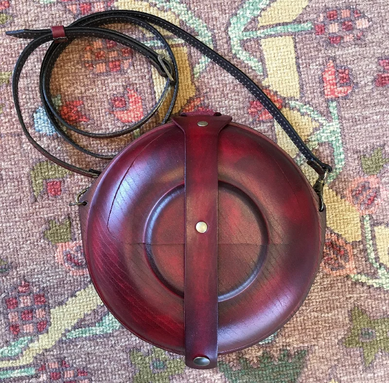  Must-Have Bags With Big SavingsVintage Style Deals Paulette Rollo ~ Canteen Handbag Large