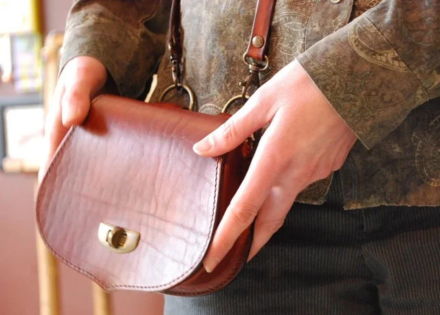  Luxury Totes, Affordable PricesLuxury Fashion Discounts Paulette Rollo ~ Saddlebag ~ Hand Bag