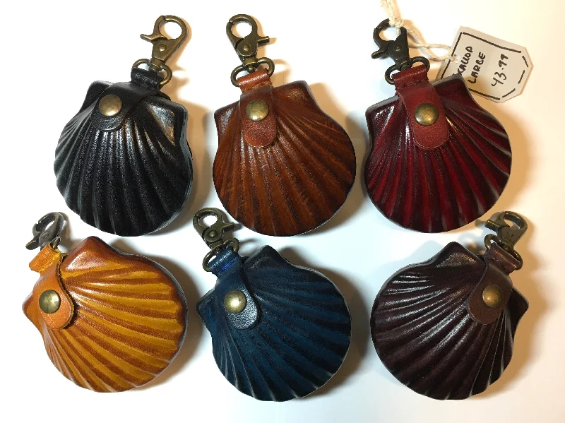  Handbag Deals You'll LoveDurable And Fashionable Bags For Daily Use Paulette Rollo ~ Large Scallop Coin