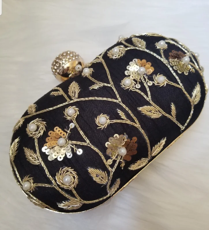  Best Handbag Sale Of The SeasonAMINA Clutch