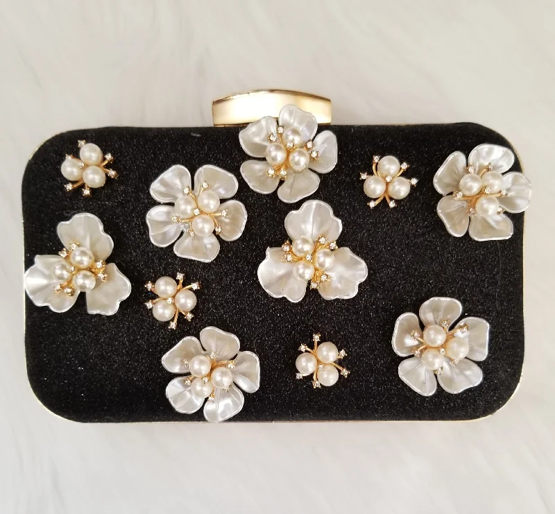  Unmissable Deals On High-Quality Designer BagsGIANNA Clutch