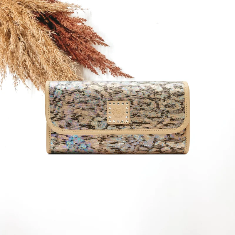  Stylish Bags At Unbeatable Prices – Shop NowConsuela | Iris Stepped Out Clutch Bag