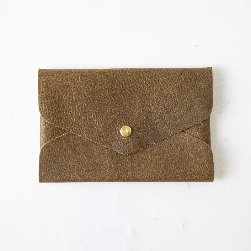  Exclusive Bag Deals – Perfect For Any OccasionOlive Kodiak Envelope Clutch
