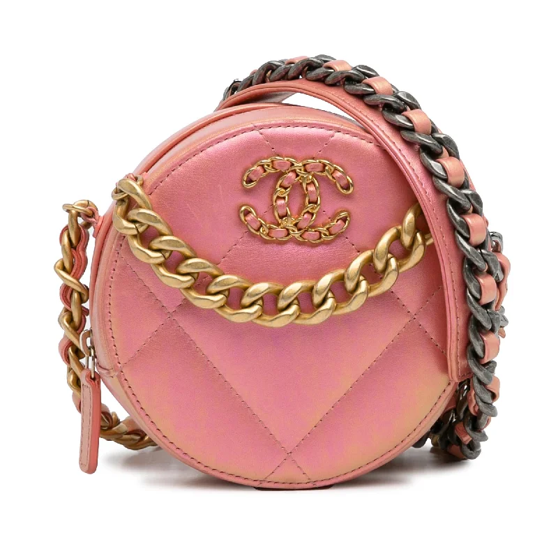  Exclusive Discounts On Stylish HandbagsChanel 19 Round Lambskin Clutch With Chain (SHG-62C0pv)