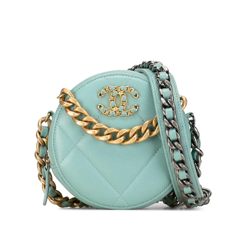  Everyday Handbags At Wallet-Friendly PricesChanel Lambskin 19 Round Clutch with Chain (SHG-wwM52A)