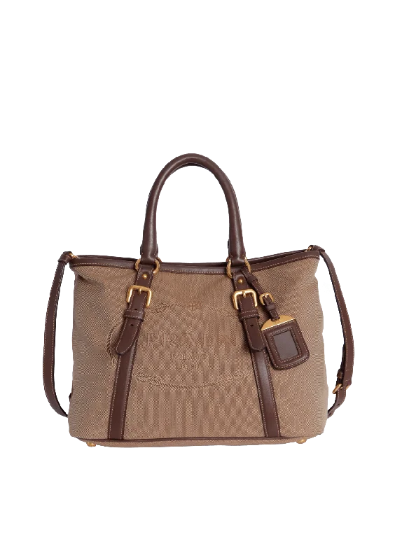 Must-Have Bags, Big DiscountsJACQUARD CANAPA LOGO TOTE