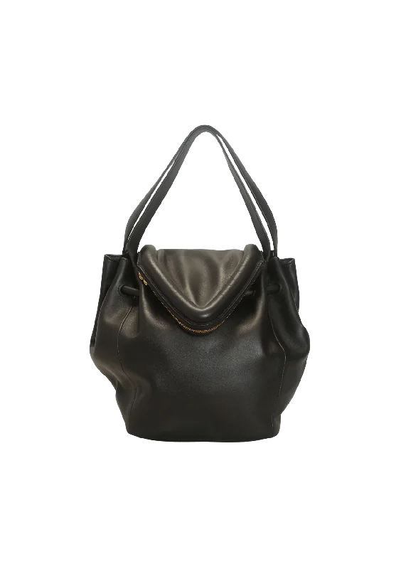  Fashion-Forward Bags At Limited-Time OffersLARGE BEAK SHOULDER BAG