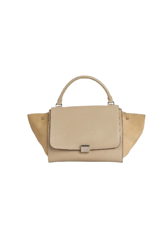  The Bag Sale You've Been Waiting For Is HereMEDIUM TRAPEZE BAG